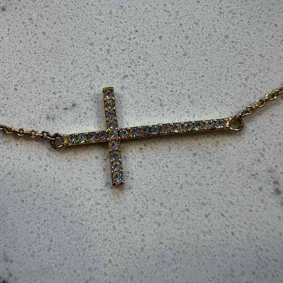 Gold cross necklace with clear crystal embellishment - Picture 4 of 4